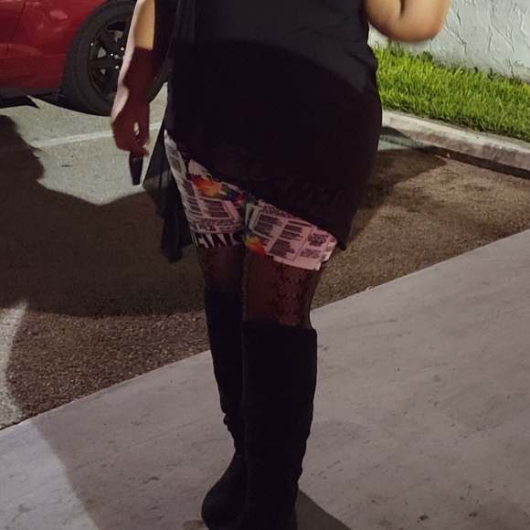 Newspaper print shorts - Picture 5 of 5